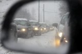 Opady śniegu w województwie lubelskim. Gdzie kierowcy powinni zachować szczególną ostrożność?