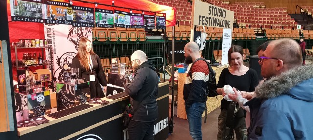 W katowickim Spodku odbywa się dziewiąta edycja śląskiego festiwalu piw kraftowych - Silesia Beer Fest.Zobacz kolejne zdjęcia. Przesuwaj zdjęcia w prawo - naciśnij strzałkę lub przycisk NASTĘPNE