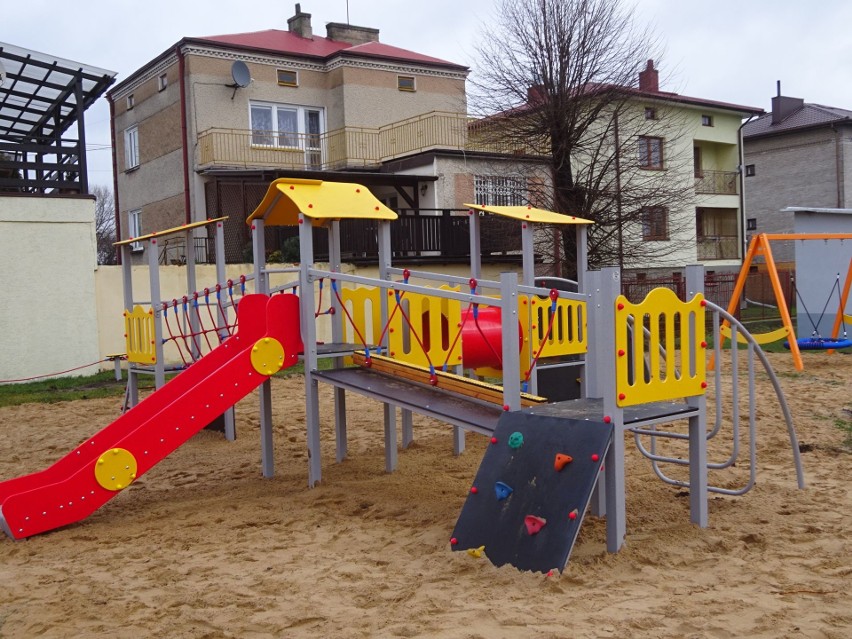 Strefy rekreacji dziecięcej powstały w Ostrowcu