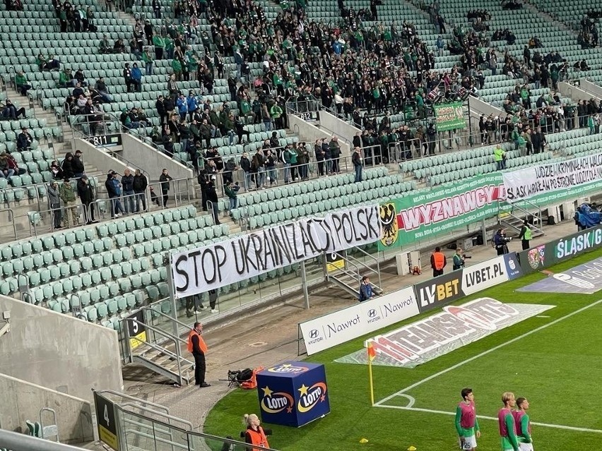 „Stop ukrainizacji Polski" - transparent takiej treści...