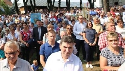 Wyjątkowy odpust w Sulisławicach i zakończenie obchodów 200-lecia diecezji sandomierskie. Przybyły tłumy ludzi i wiele...gwiazd (DUŻO ZDJĘĆ)