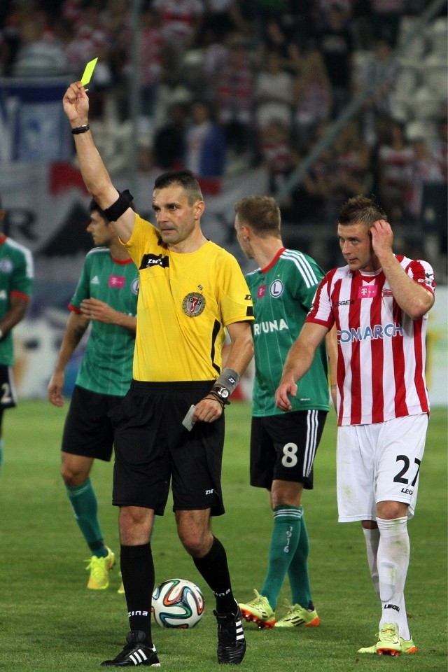 Mariusz Złotek prowadził już wiele hitowych spotkań ekstraklasy a nawet mecz o superpuchar.