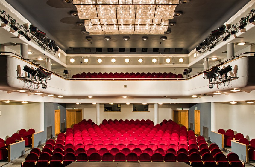 Widownia Teatru Zagłębia jest od długiego czasu pusta....