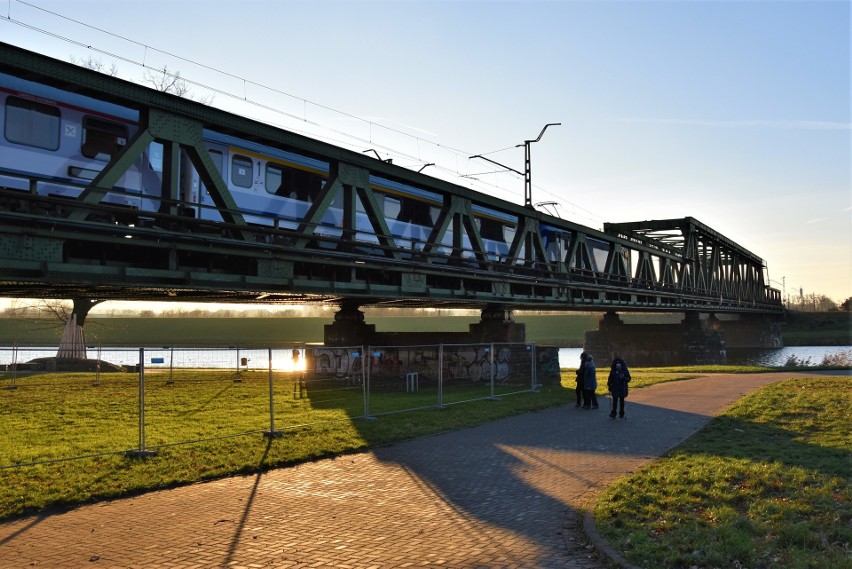 Budowa drugiej przeprawy kolejowej nad Odrą w Opolu...