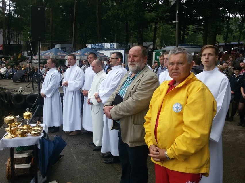 Msza na wodzie i skandaliczny stan ośrodka Koga Kotwica