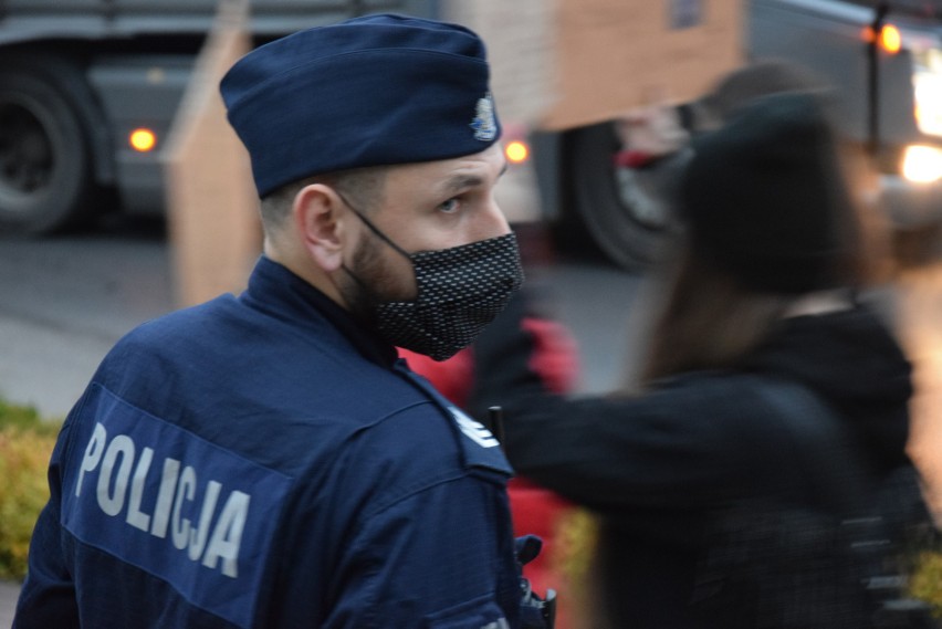 Podczas protestu kobiet w Sępólnie policja skierowała...