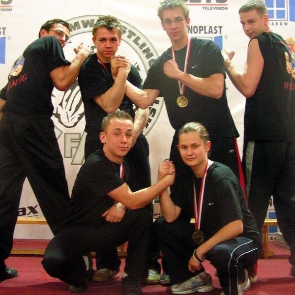 Sześcioosobowa ekipa niżańskiego Wikinga zdobyła aż 11 medali w Mistrzostwach Polski w Armwrestlingu.