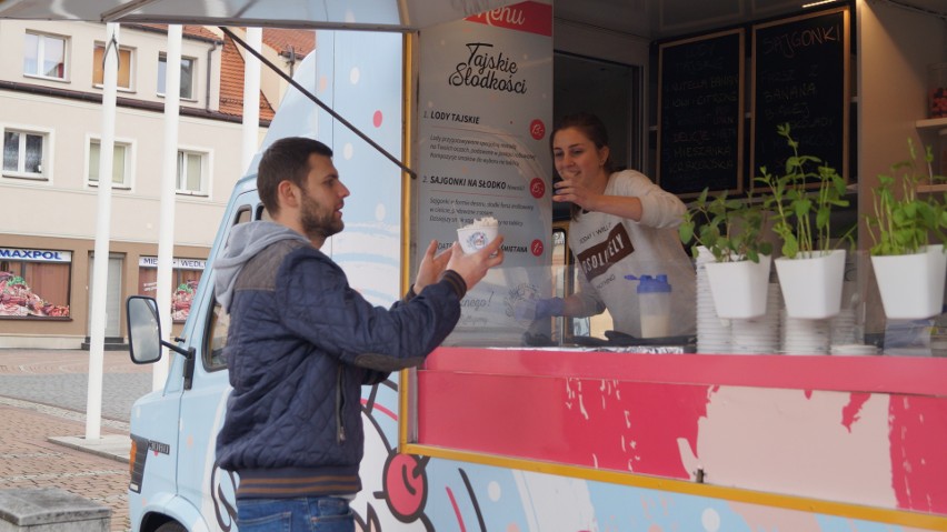 Majówka w Żorach: Na rynku zaparkowały food trucki