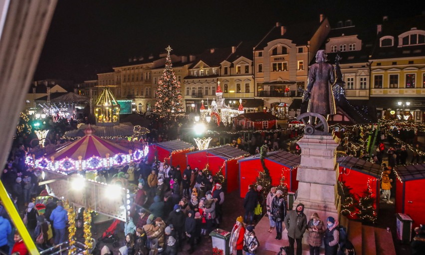 Kolejny weekend pełen atrakcji w Świątecznym Miasteczku w Rzeszowie: Kino plenerowe z Kevinem, Motomikołajki, koncerty, warsztaty