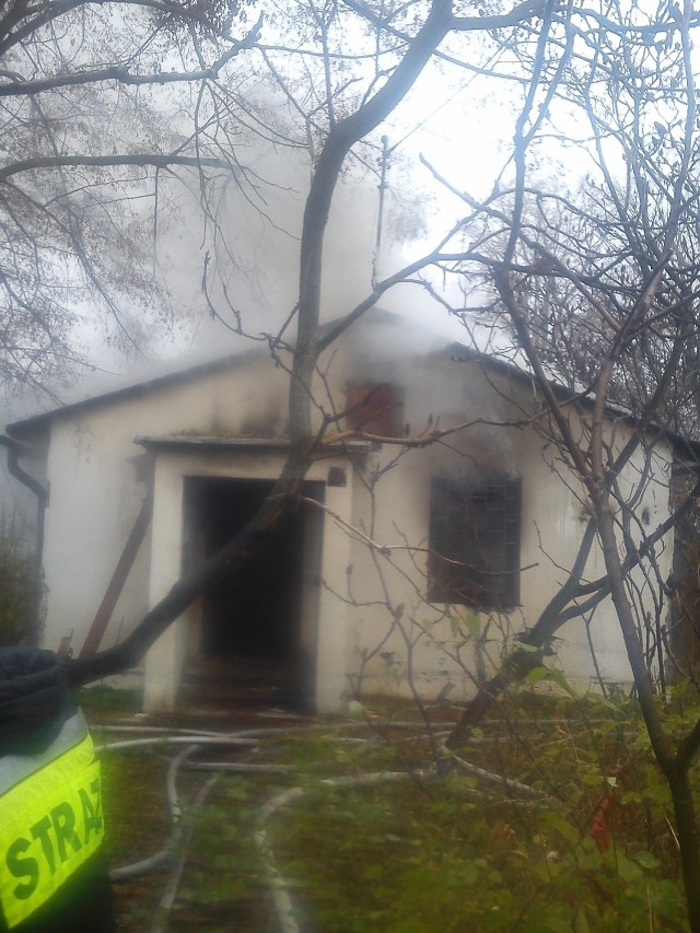 Pożar w Szałem: Jedna osoba trafiła do szpitala