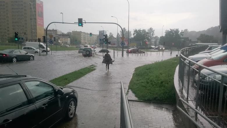 Ostrzeżenie hydrologiczne dla województwa podlaskiego. Uwaga! Ostrzeżenie przed podtopieniami - gdzie jest burza?