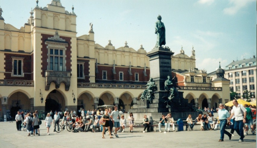 Kraków sprzed lat. Tak wyglądało miasto w latach 90. widziane oczami zagranicznych turystów! [GALERIA] 26.04.2021