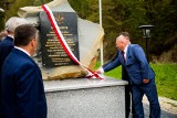 W Hucie Brzuskiej odsłonięto obelisk poświęcony pamięci żołnierzy Armii Krajowej broniących mieszkańców Birczy [ZDJĘCIA]