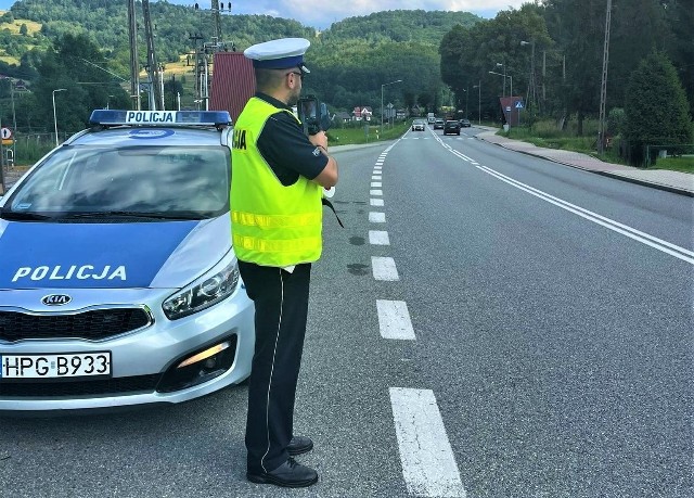 W trakcie akcji "Prędkość" sądeccy policjanci skontrolowali 90 kierowców