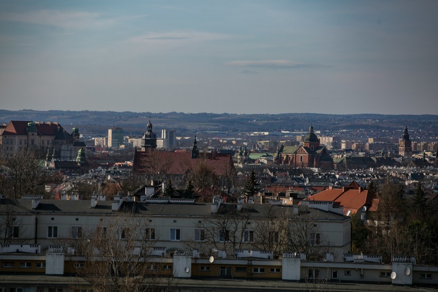 Wiosenna panorama Krakowa z Kopca Krakusa