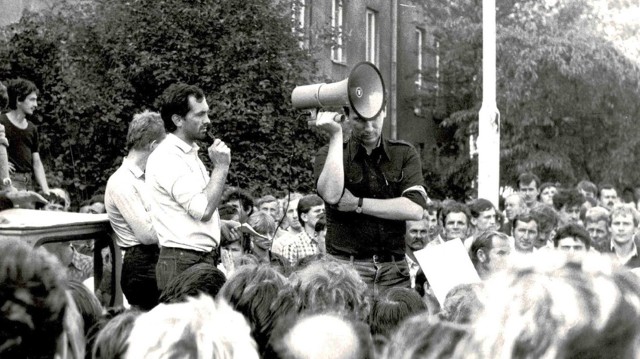 Jedno ze zdjęć, jakie można obejrzeć na wystawie o Solidarności w Niżańskim Centrum Historii i Tradycji