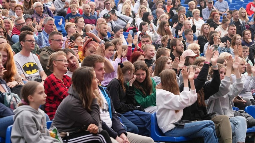 Widzowie zapełnili kozienicki amfiteatr. Bawili się...