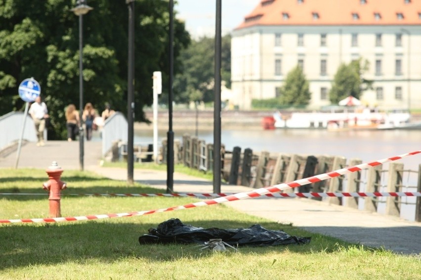 Wrocław: Martwa kobieta przy moście Pokoju. Jej zaginięcie zgłoszono wczoraj  