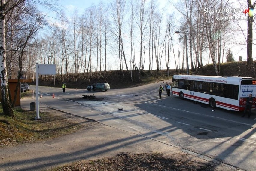 Motocykl i kierowca zaczęli się palić. Makabryczny wypadek w...