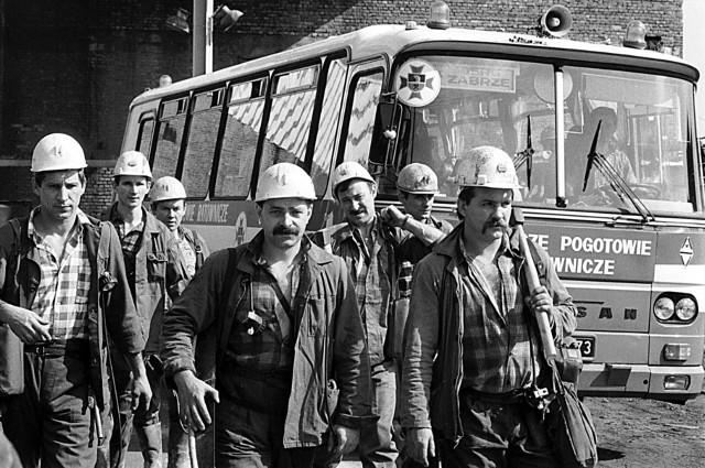 KWK Nowy Wirek w Rudzie Śląskiej11 września 1995 roku w kopalni doszło do tąpnięcia. Zginęło pięciu górników. Ale po czterech dniach poszukiwań udało się odnaleźć również czterech ocalonych.