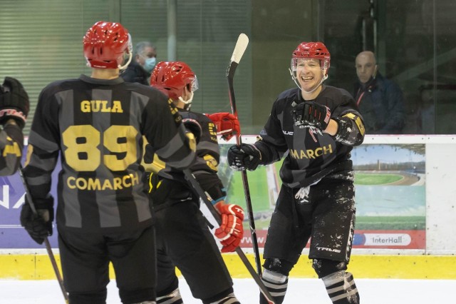 Hokeiści Comarch Cracovii cieszyli się z pokonania Asiago Hockey i awansu do finału Pucharu Kontynentalnego