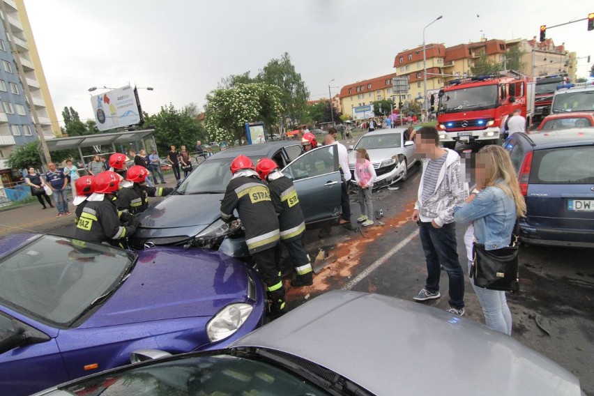 Karambol na Żmigrodzkiej, Wrocław, 31.05.2016