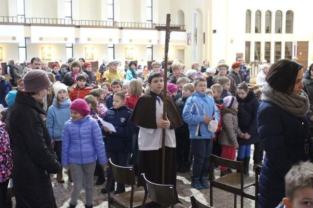 Droga krzyżowa w Chorzowie w parafii św. Franciszka z Asyżu