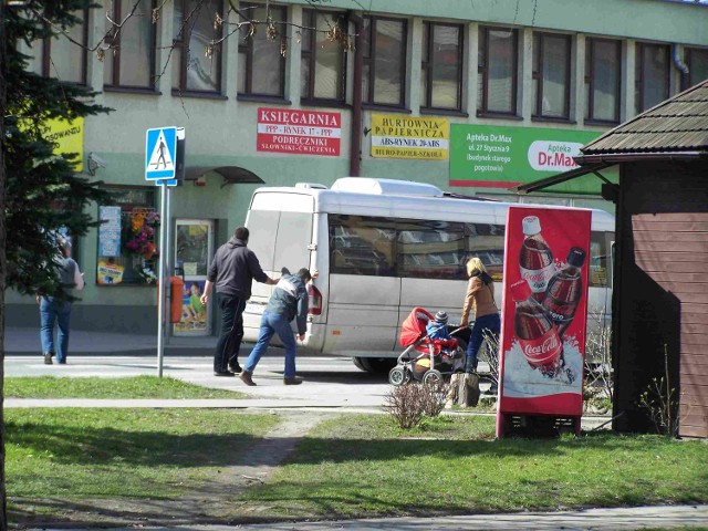 Policja dokonała masowej kontroli ciężarówek i busów na trasach całego powiatu wadowickiego. Okazało się, że ze skontrolowanych pojazdów niesprawnych było 10 procent.