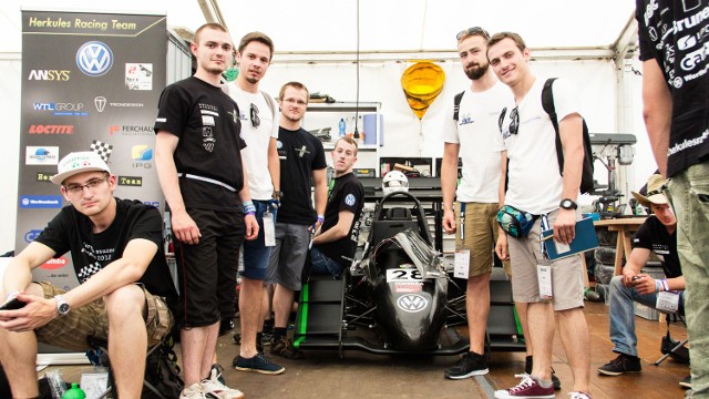 23  studentów Politechniki Poznańskiej zaprojektowało i buduje bolid wyścigowy. Ma być gotowy do maja