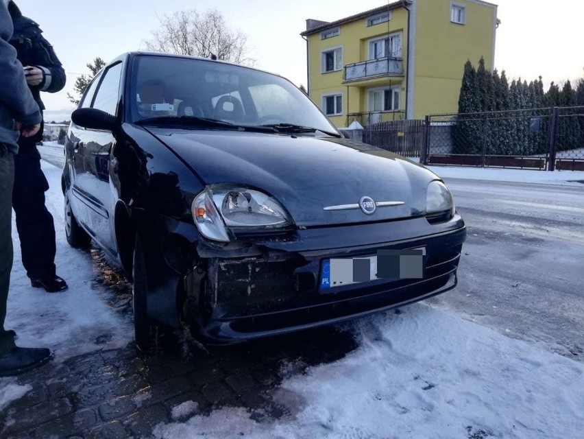 Ślisko na drogach! Trzy stłuczki na terenie powiatu ostrołęckiego w ciągu dwóch godzin. 20.01.2022. Zdjęcia