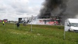 Karambol i pożar na A4. Cztery auta, w tym Polski Bus z Wrocławia, stanęły w ogniu (ZDJĘCIA, FILMY)