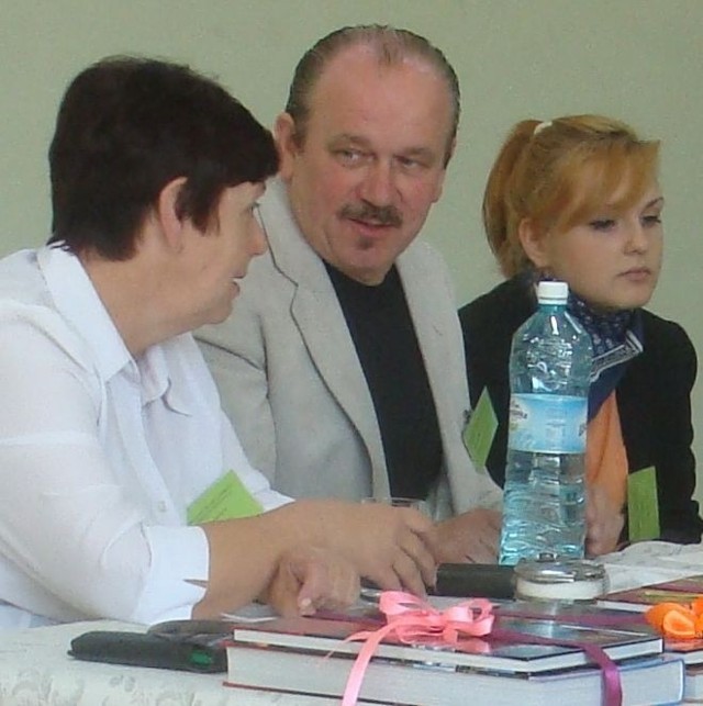 Gimnazjalistów oceniało jury w składzie: (od prawej) Dominika Bałazińska, Zbigniew Woldański i Jadwiga Wróbel.  