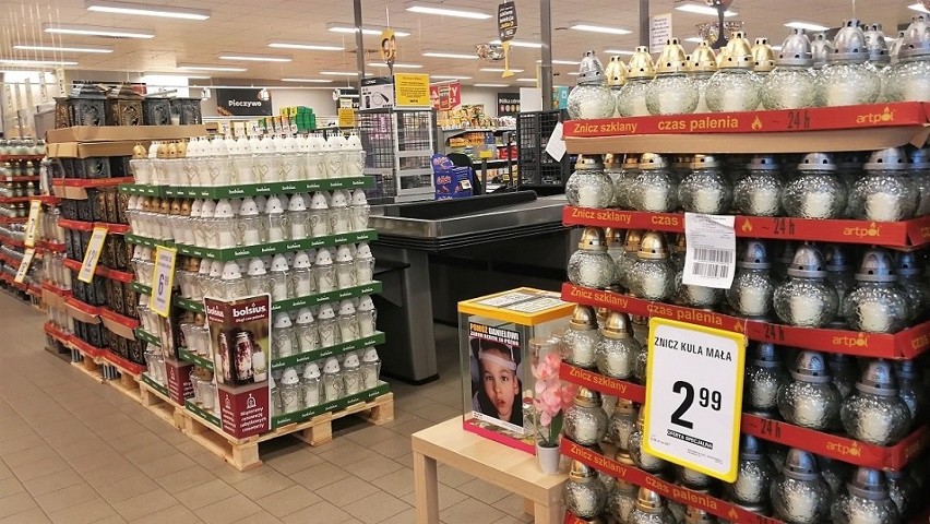 W ciągu ostatniego roku znicze w polskich sklepach zdrożały...