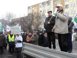 Rolnicy z "Solidarności" przyszli ze szczawiem dla marszałek Sejmu (zdjęcia)