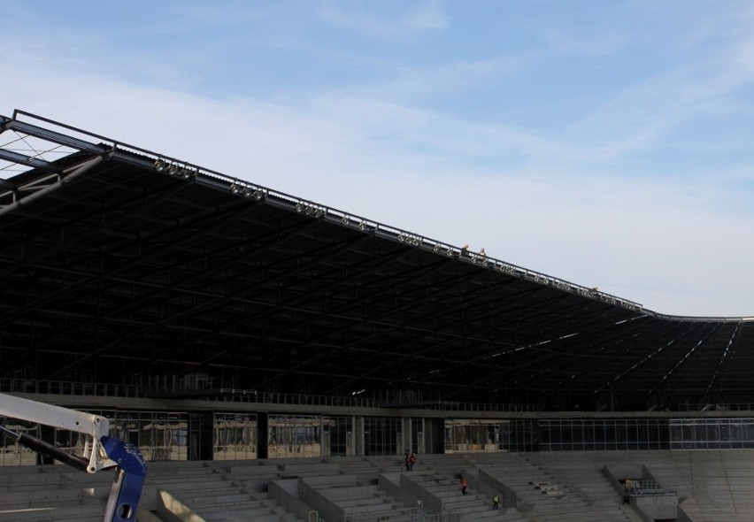 Stadion miejski w Tychach. Termin zakończenia budowy - 11...