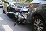 Wypadek dwóch aut i motocykla na Mickiewicza. Młoda motocyklistka w szpitalu (ZDJĘCIA)