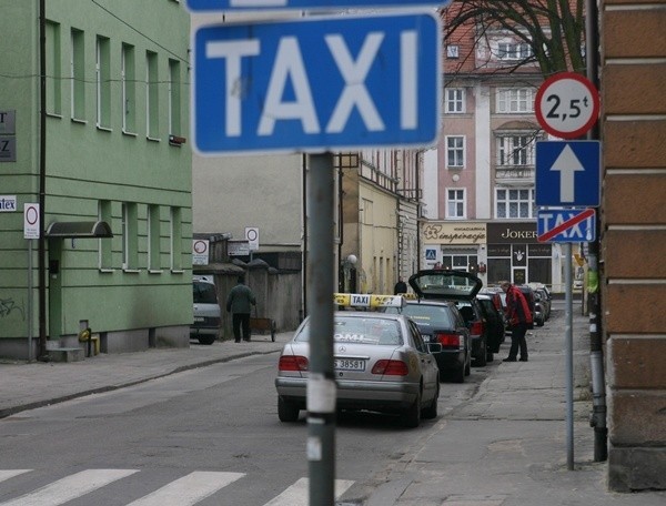 Zamówienie taksówki w Słupsku kosztuje teraz tyle samo we wszystkich korporacjach.