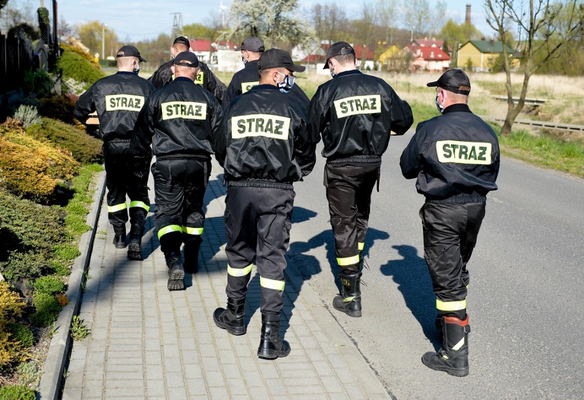 Strażacy z OSP Orzechowce pod Przemyślem rozdali w czwartek...