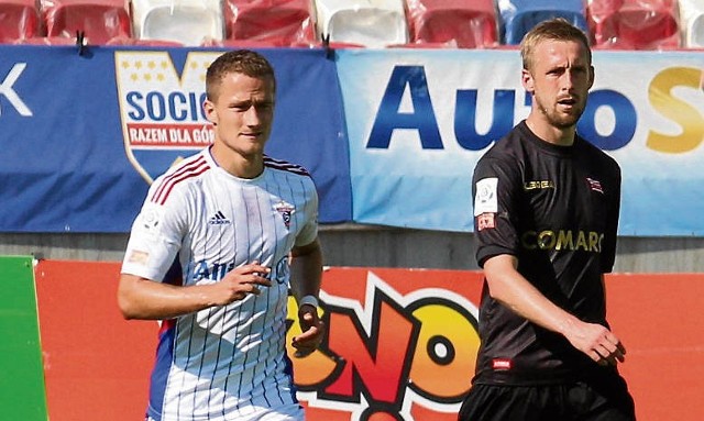 Dariusz Zjawiński (z prawej) zdobył w Zabrzu swoją pierwszą bramkę w tym sezonie