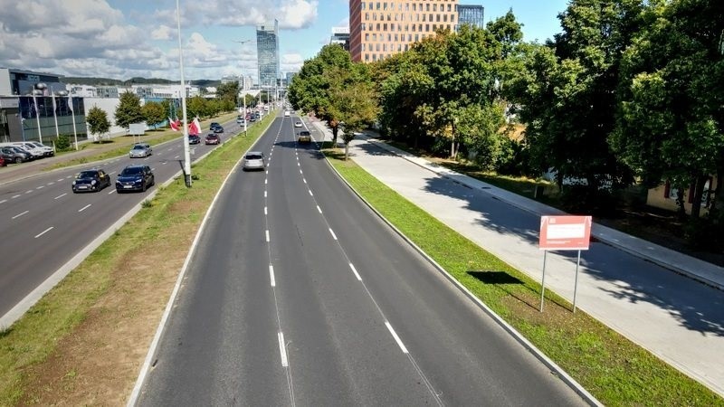 Ścieżka rowerowa na Grunwaldzkiej w Gdańsku już gotowa! Wyremontowano także nawierzchnię jezdni 