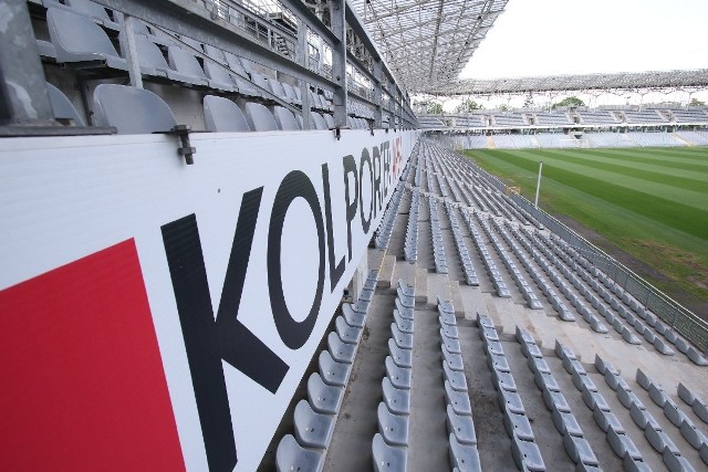 W poniedziałek stadion Korony Kielce oficjalnie trafił pod skrzydła UEFA. W tym tygodniu nazwy Kolporter Arena zostaną zasłonięte.