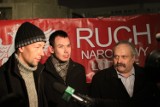 Protest przeciw wyborom na pl. Wolności w Łodzi : "Kto nie skacze, z PSL-u" [ZDJĘCIA+FILM]