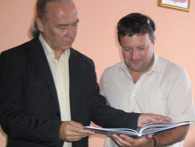 Decyzja posła Mirosława Pluty (z lewej) startującego z nadchodzących wyborach parlamentarnych, może mieć wpływ na jego szanse wyborcze
