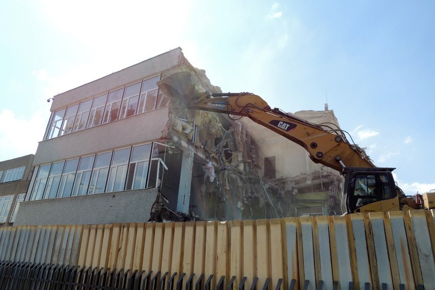 Rozpoczęło się wyburzanie starych budynków Toruńskich...