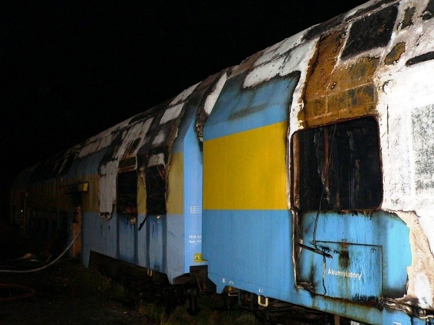 Spłonął pociąg w Lesznie. Jak do tego doszło?