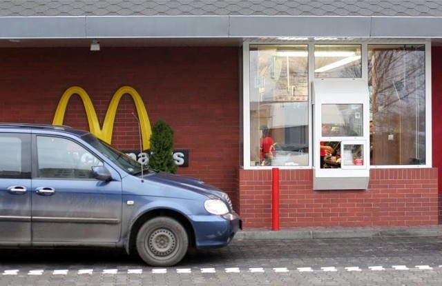 Poranna kawa McDonalds to najnowsza promocja w restauracjach. Zobacz kiedy możesz liczyć na darmową kawę