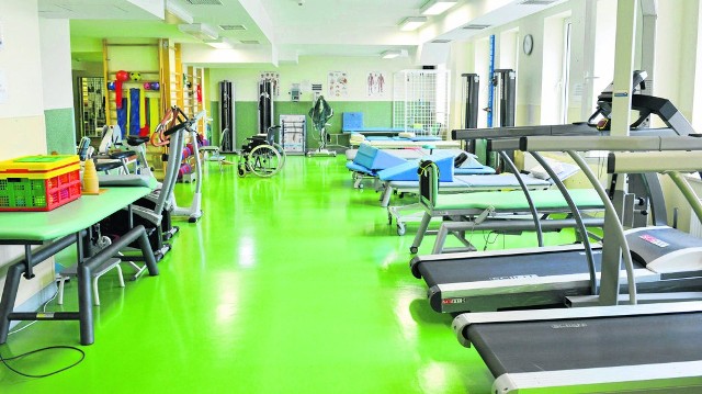 W ostatnich dwóch tygodniach sale rehabilitacyjne w słupskim szpitalu były puste. Teraz fizjoterapeuci sukcesywnie wracają ze zwolnień lekarskich.