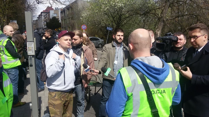 Pikieta anarchistów w Katowicach przed wjazdem do Śląskiej...