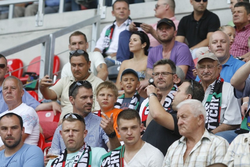 W sobotę podczas meczu otwarcia z FC Koeln na stadionie w...