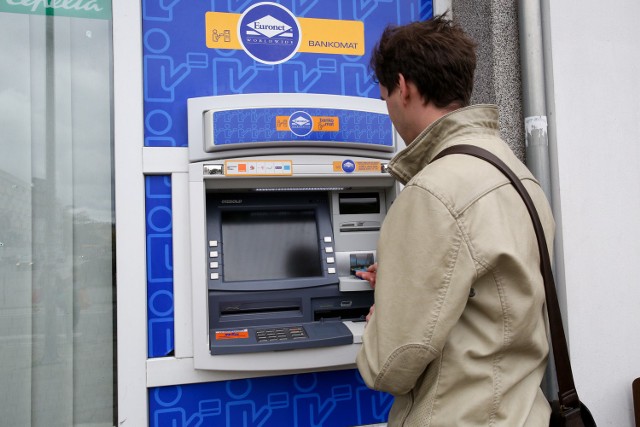 Nad morzem będzie więcej bankomatów na sezonSieć Euronet zwiększyła na sezon w regionie słupskim liczbę bankomatów.